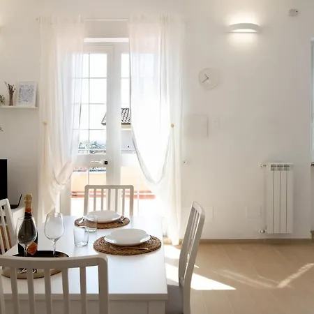 Ca' De Lina - Luminoso E Moderno Con Ampio Terrazzo Castelnuovo Magra